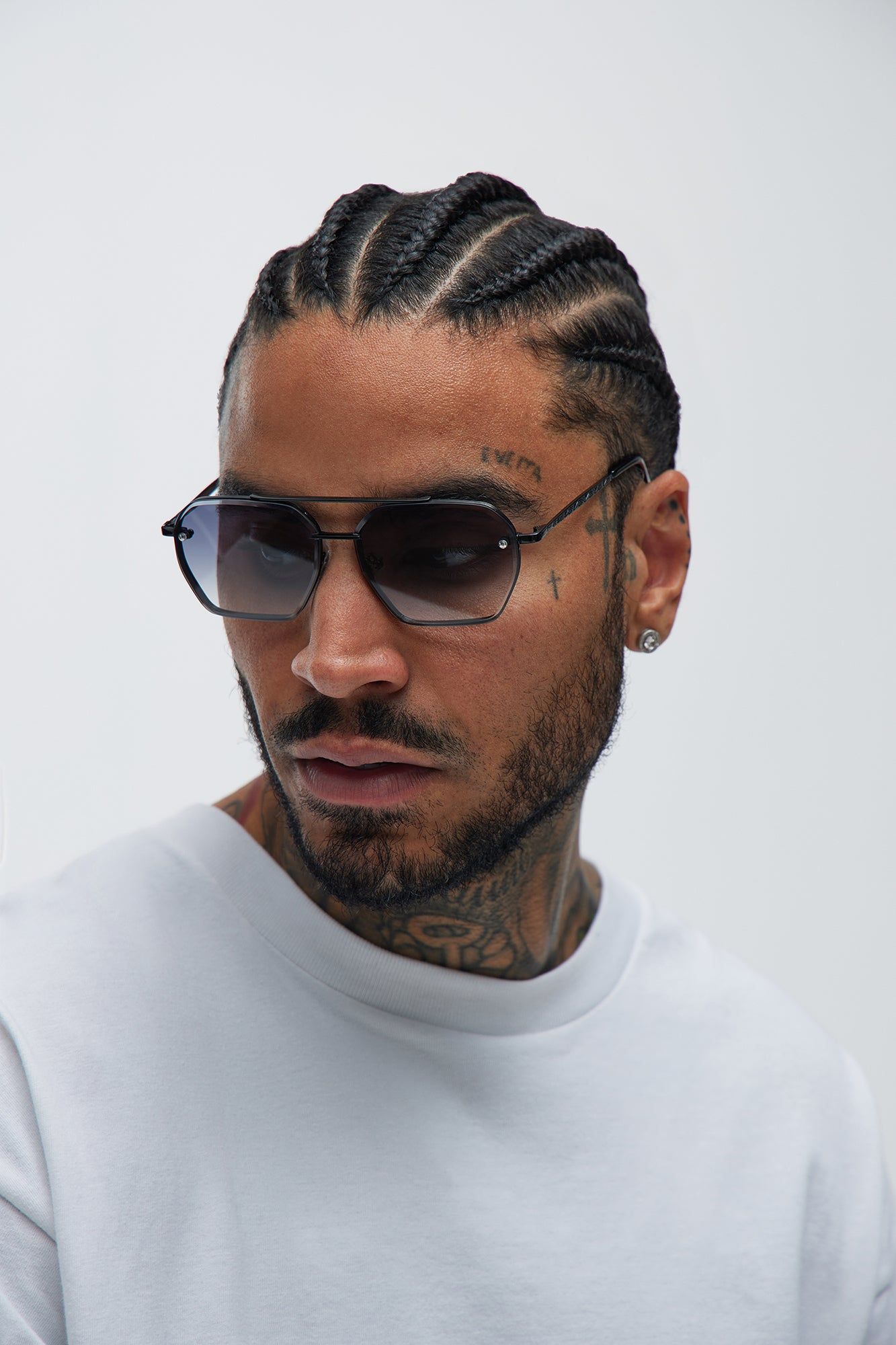 Kauai Sunglasses - Black/Smoke sold by Fashion Nova