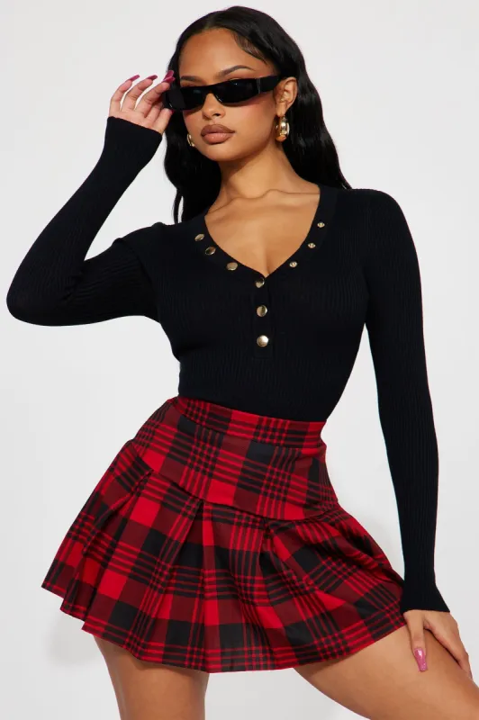 Easton Sweater Top - Black sold by Fashion Nova