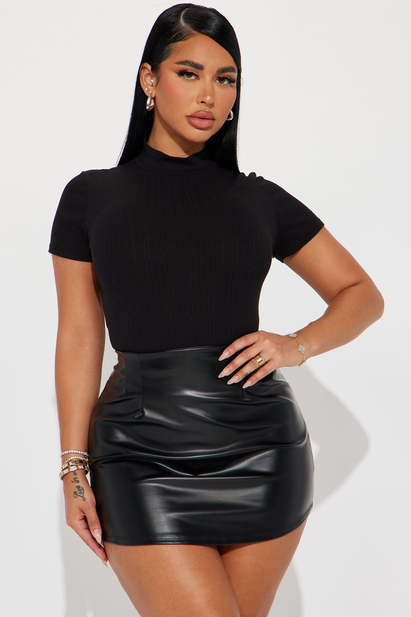 Chelsey Ribbed Top - Black sold by Fashion Nova