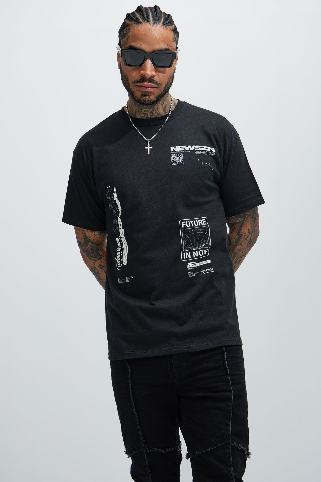 NEW SZN FUTURE IS NOW Short Sleeve Tee - Black sold by Fashion Nova