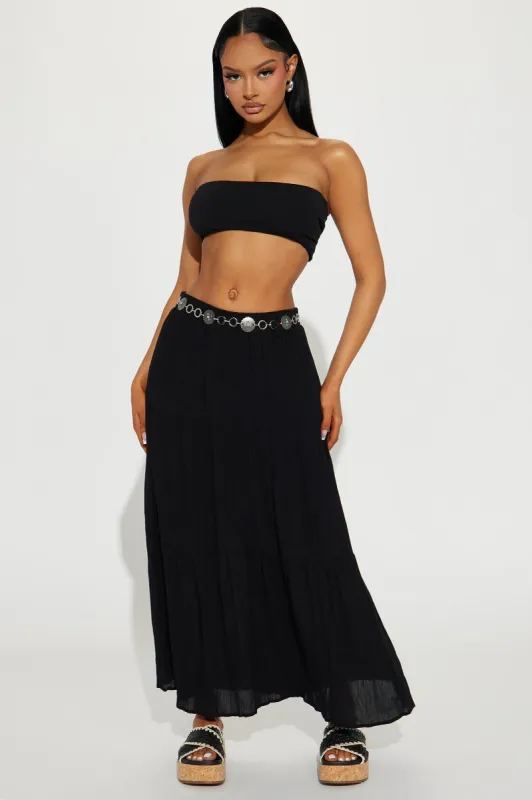 Davina Chain Belt Tiered Maxi Skirt - Black sold by Fashion Nova