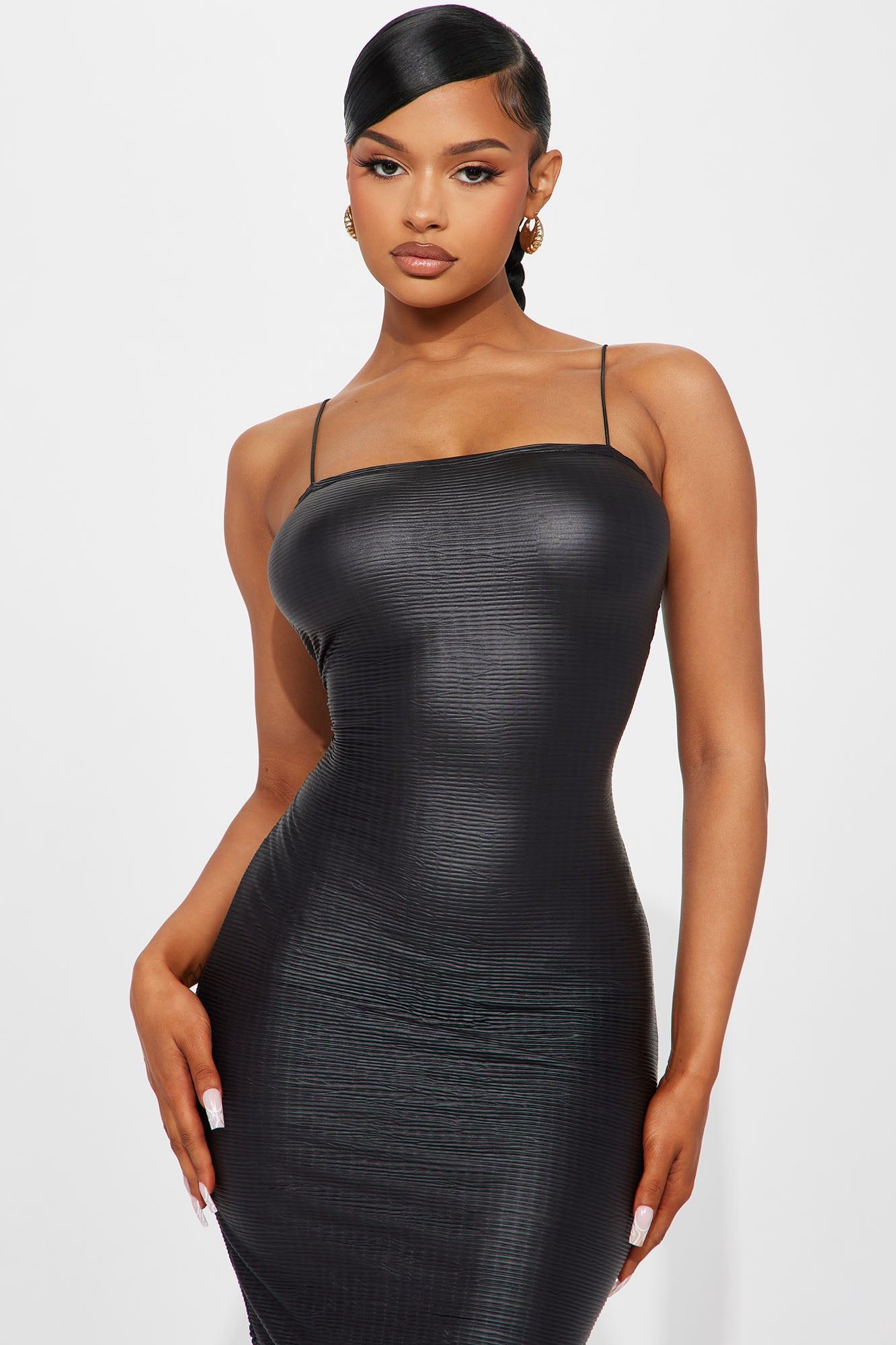 Jaylan Textured Maxi Dress - Black sold by Fashion Nova product image thumbnail 2