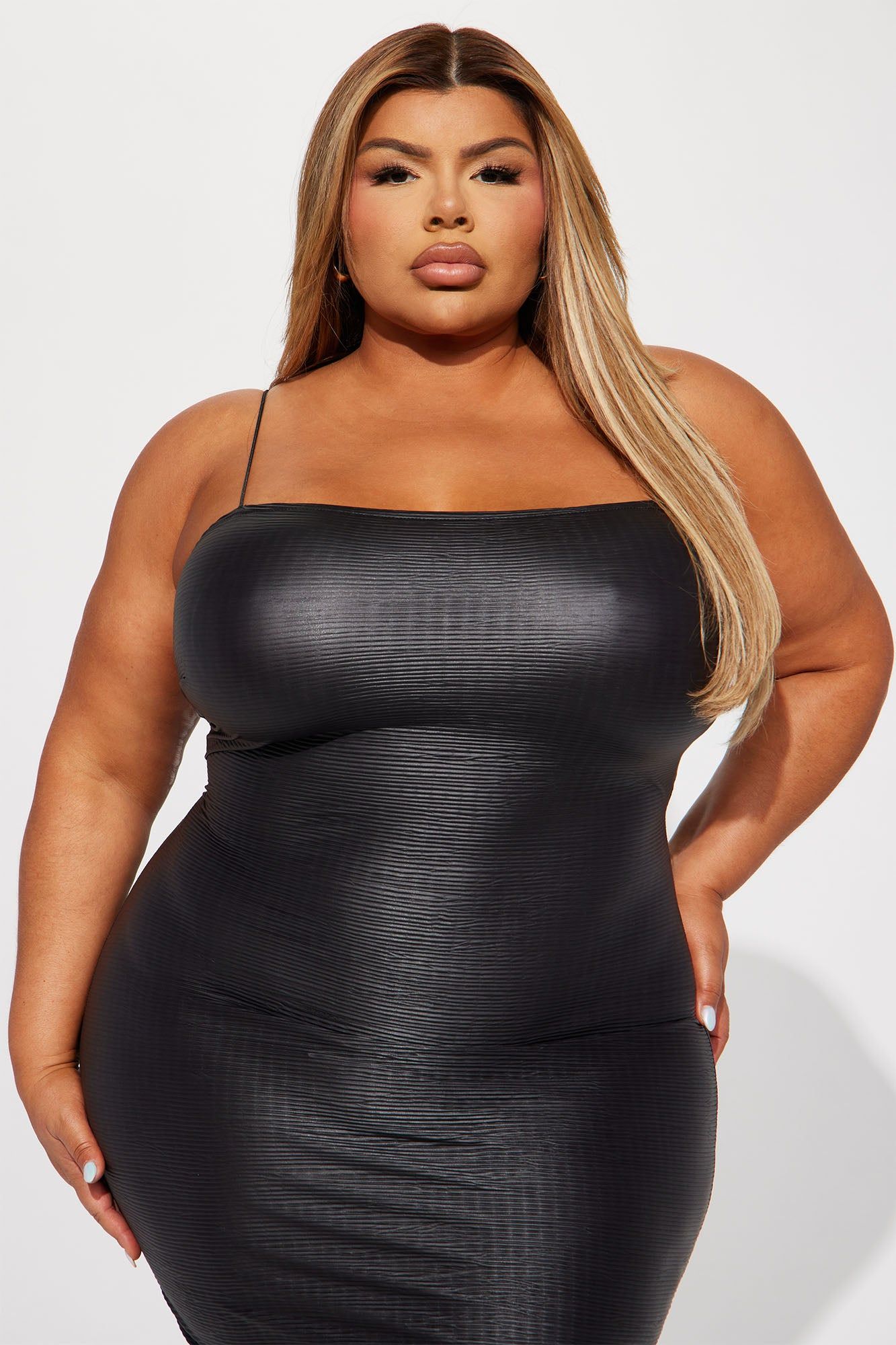 Jaylan Textured Maxi Dress - Black sold by Fashion Nova product image thumbnail 5