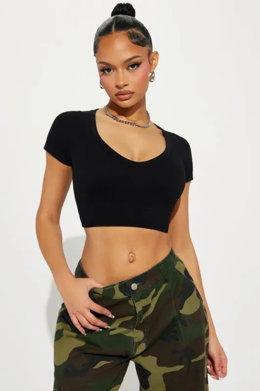Selena Seamless V-Neck Tee - Black sold by Fashion Nova