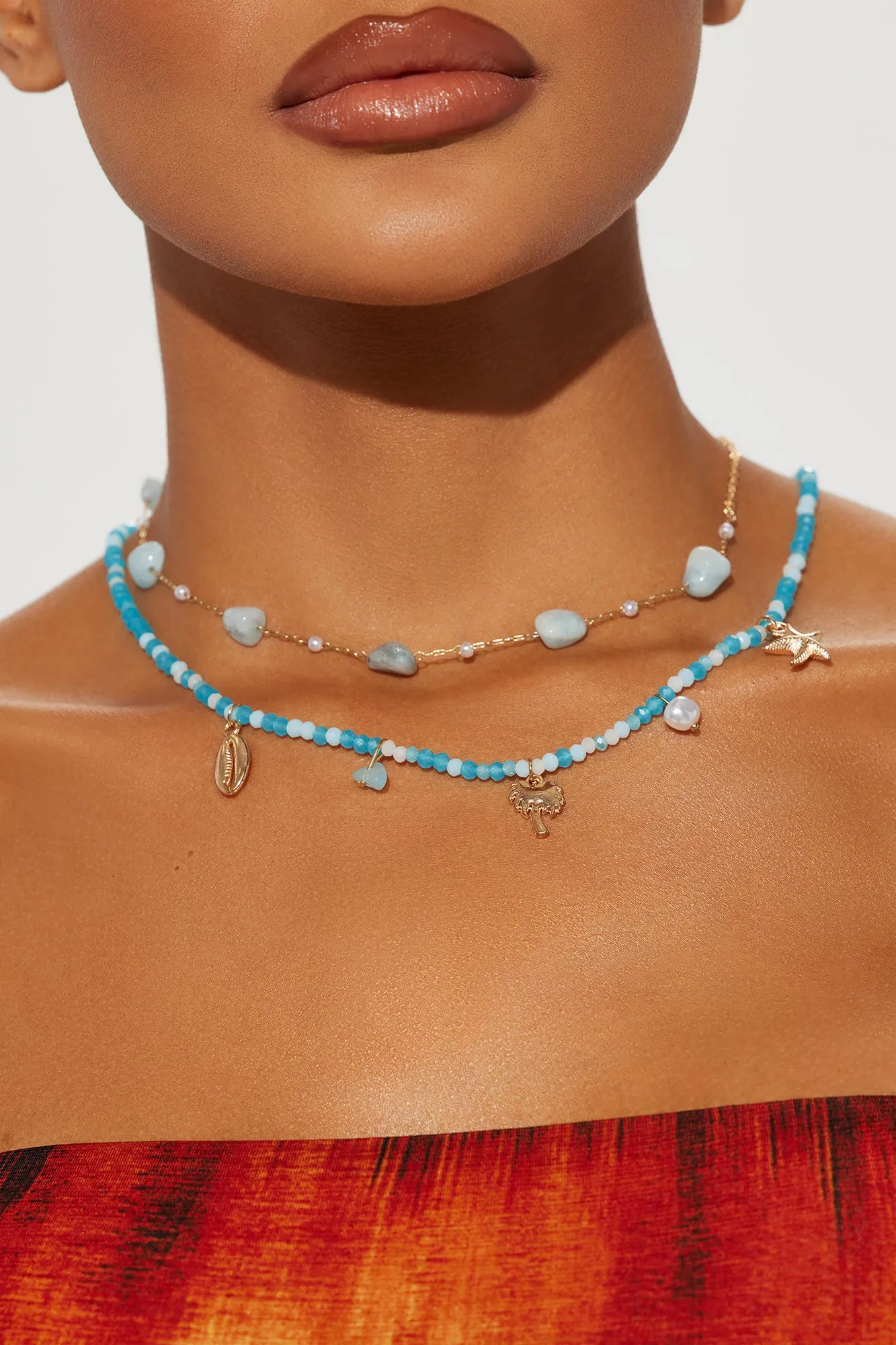 Ora Beach Necklace - Gold/Blue sold by Fashion Nova