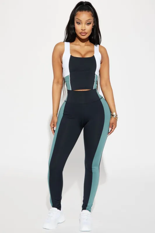 Chase Elevate Active Legging - Teal/combo sold by Fashion Nova