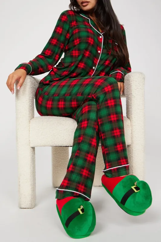Holiday Cheer Slippers - Green sold by Fashion Nova
