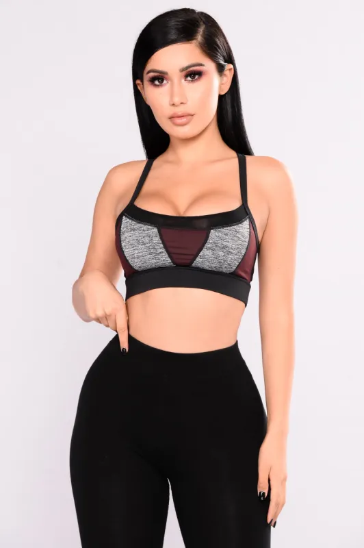 Teeki Cutout Active Sports Bra - Black/Burgundy sold by Fashion Nova