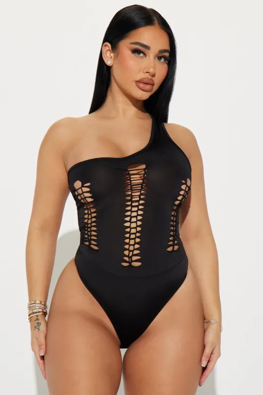 Alexis One Shoulder Bodysuit - Black sold by Fashion Nova