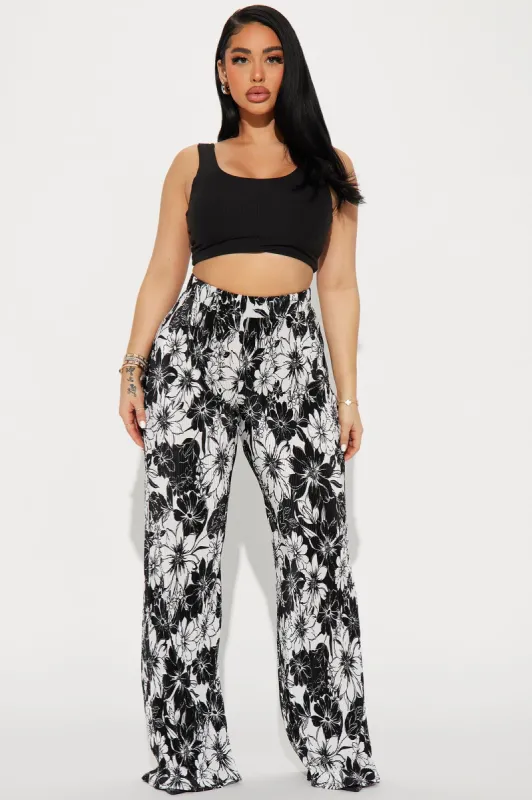 Getaway Wide Leg Plisse Pant - Black/White sold by Fashion Nova