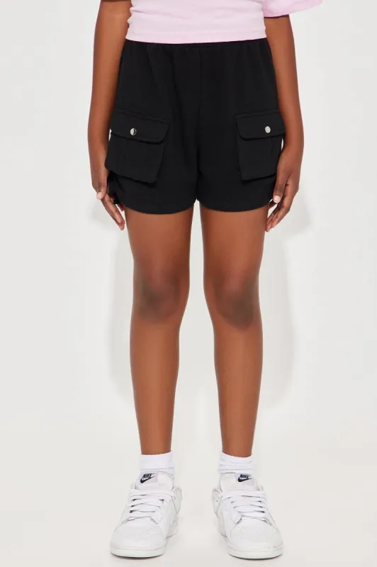 Mini On The Hike Fleece Cargo Short - Black sold by Fashion Nova