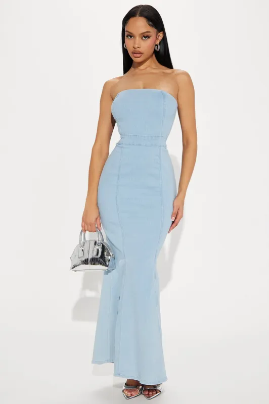 Tracey Denim Maxi Dress - LightWash sold by Fashion Nova