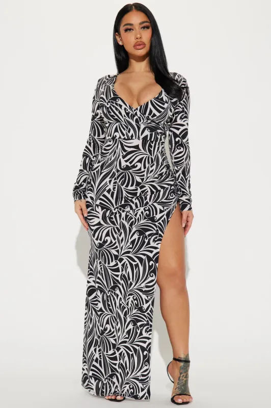 Frances Maxi Dress - Black/White sold by Fashion Nova