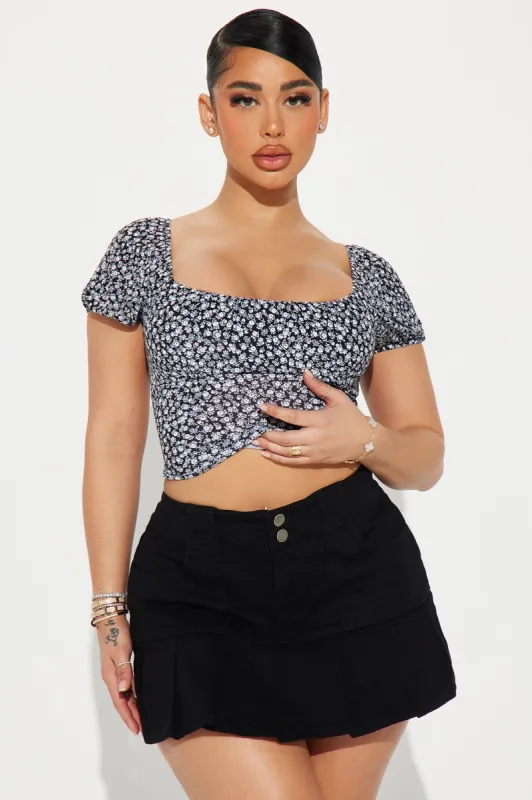Spring Bloom Floral Top - Black sold by Fashion Nova