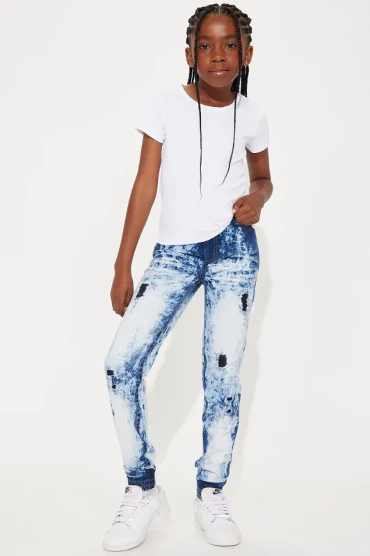 Mini Can't Forget You Denim Jogger - Acid Wash sold by Fashion Nova