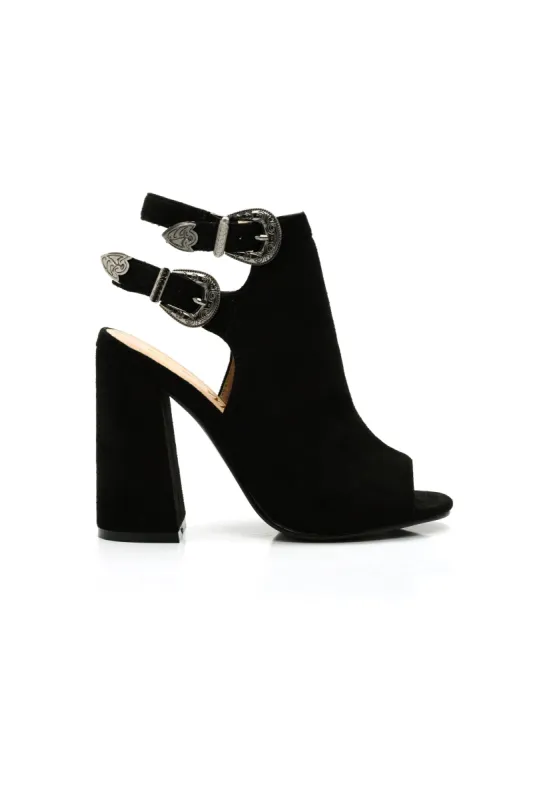 Edgy Trendsetter Baseball Hat - Silver made by Fashion Nova