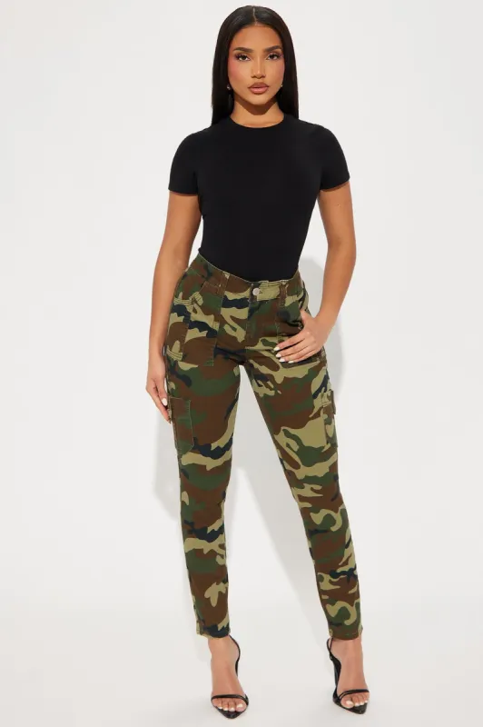 Leslie Camo Cargo Skinny Pant - Olive/combo sold by Fashion Nova