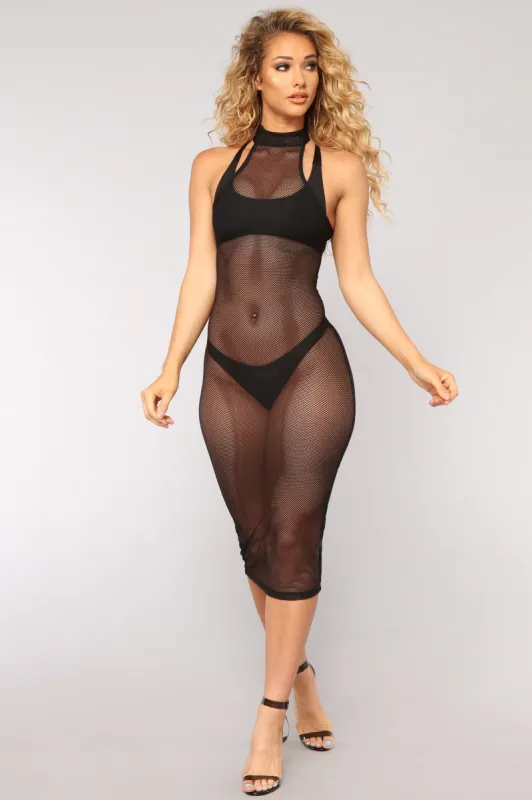 Caught In The Middle Coverup - Black sold by Fashion Nova