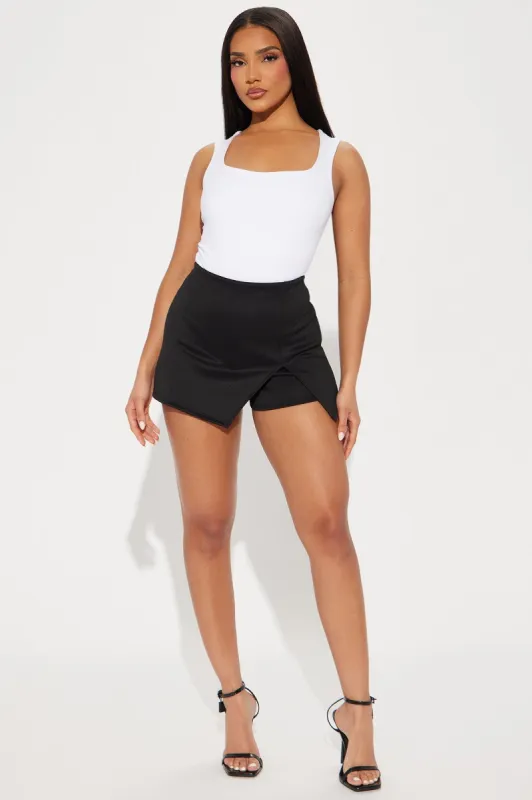 Take The Hint Slit Skort - Black sold by Fashion Nova
