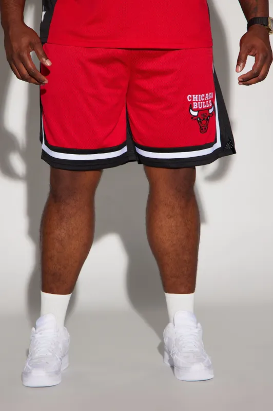 Bulls Behind The Back Mesh Shorts - Black sold by Fashion Nova