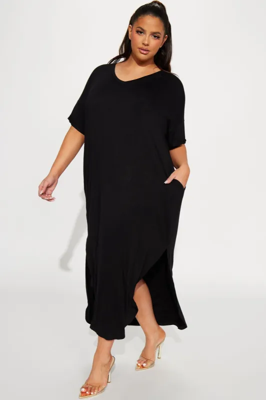 Clara Oversized Maxi Dress - Black sold by Fashion Nova