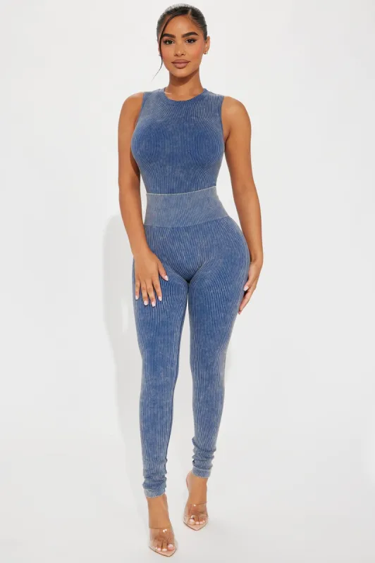 Stress Free Legging - Navy made by Fashion Nova