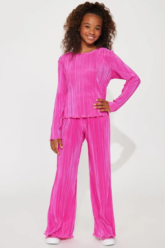 Mini More Plisse Pant Set - Fuchsia sold by Fashion Nova