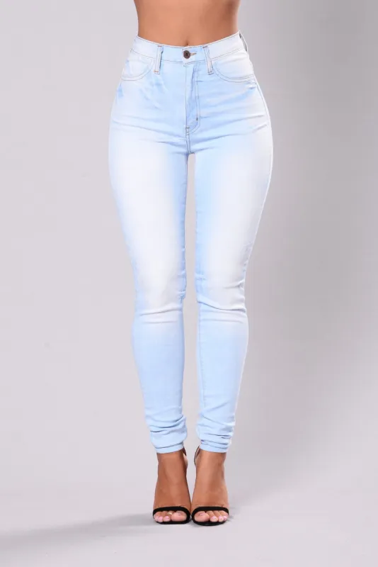 Wendy Jeans - Light Wash sold by Fashion Nova