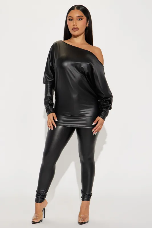 Jessica Off Shoulder Legging Set - Black sold by Fashion Nova