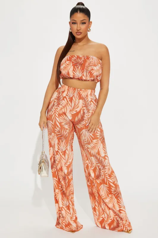 Island Dreams Plisse Pant Set - Rust/combo sold by Fashion Nova