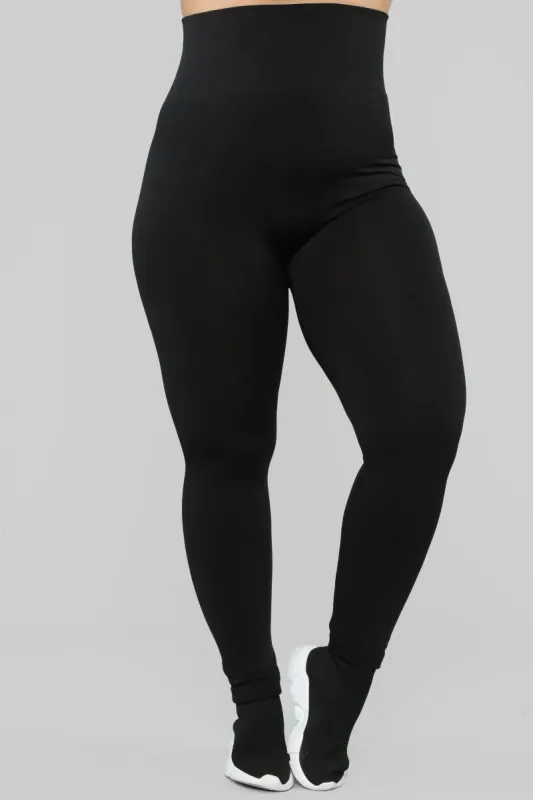 Basically It High Rise Leggings - Black sold by Fashion Nova