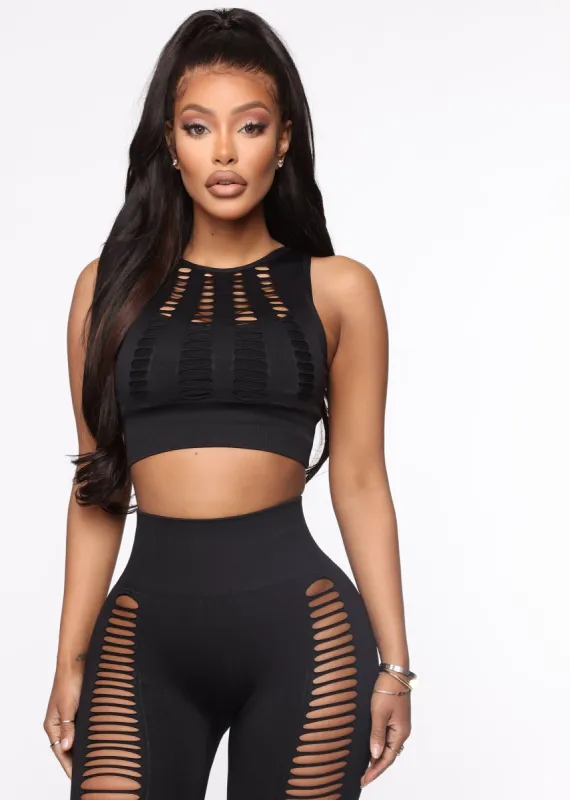 Shredded Babe Sports Bra In Infinity Seamless - Black sold by Fashion Nova