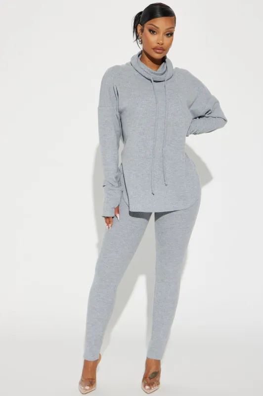 Raegan Legging Set - Heather Grey sold by Fashion Nova