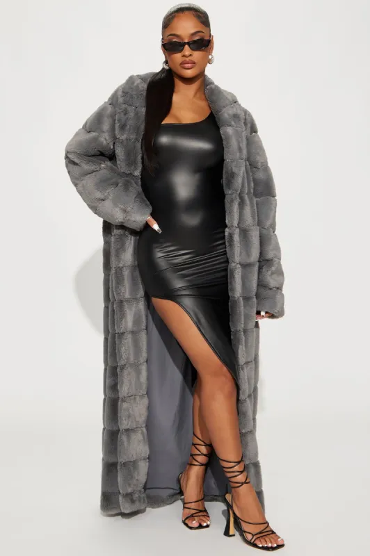 Chic In The City Faux Fur Coat - Grey sold by Fashion Nova
