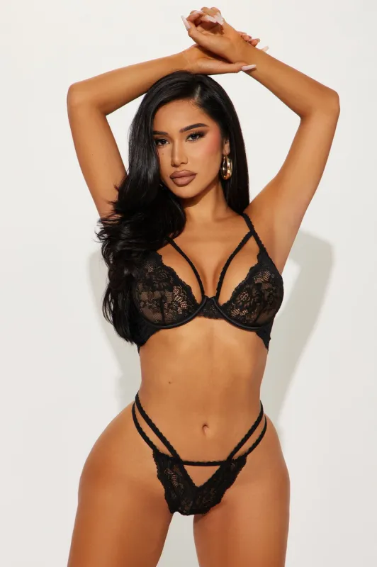 Love Me Right Lace 2 Piece Set - Black sold by Fashion Nova