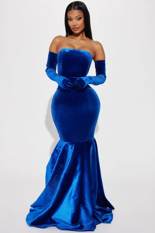 Stella Velvet Gown Set - Royal sold by Fashion Nova