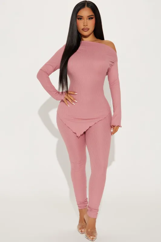 Mya Legging Set - Mauve sold by Fashion Nova