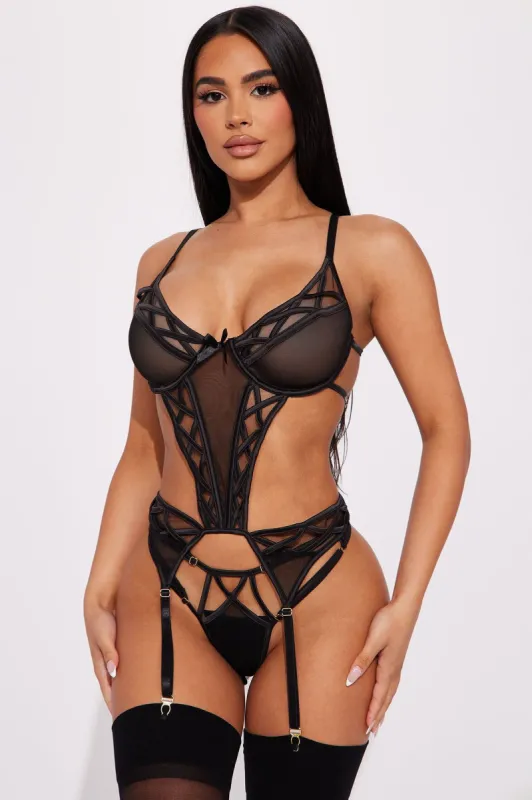 Sneak Around Strappy Bustier Set - Black sold by Fashion Nova