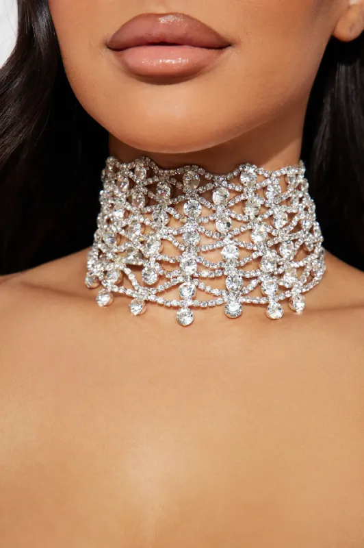The Queen Has Arrived Choker - Silver sold by Fashion Nova