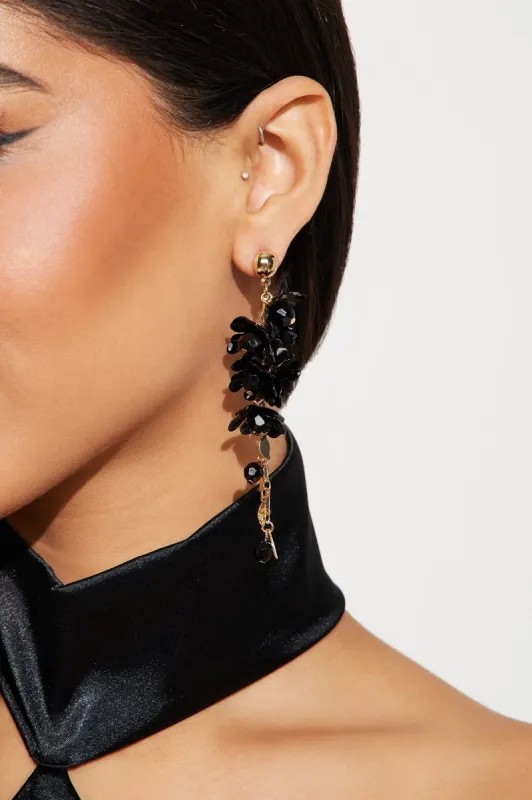 Vineyard Floral Earrings - Gold/Black sold by Fashion Nova