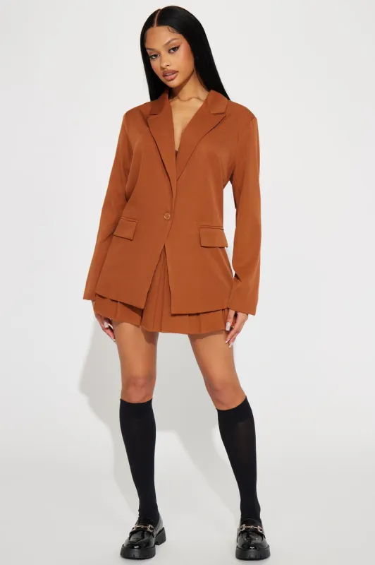 A True Match Pleated Skirt Set - Taupe sold by Fashion Nova