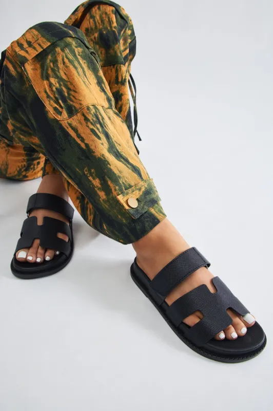 Shyann Casual Slides - Black sold by Fashion Nova