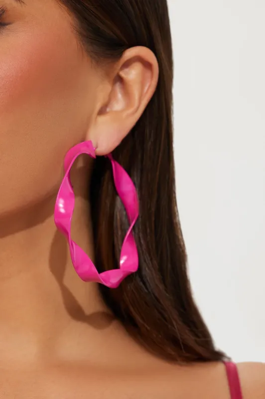 What A Twist Hoop Earrings - Pink sold by Fashion Nova