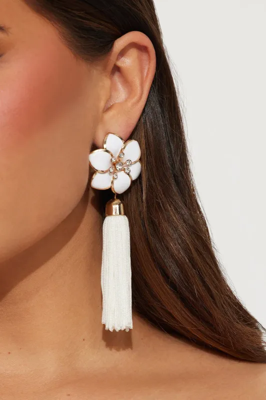 Florist In The Making Earrings  - White sold by Fashion Nova
