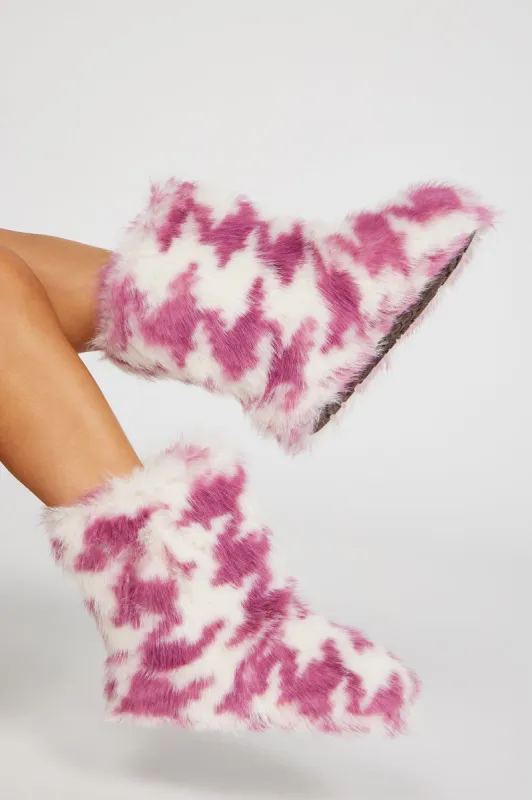 I Deserve It Flat Boots - Pink made by Fashion Nova