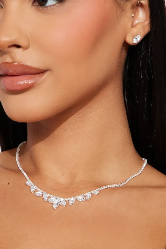 Fairytale Moment Necklace And Earring Set - Silver made by Fashion Nova