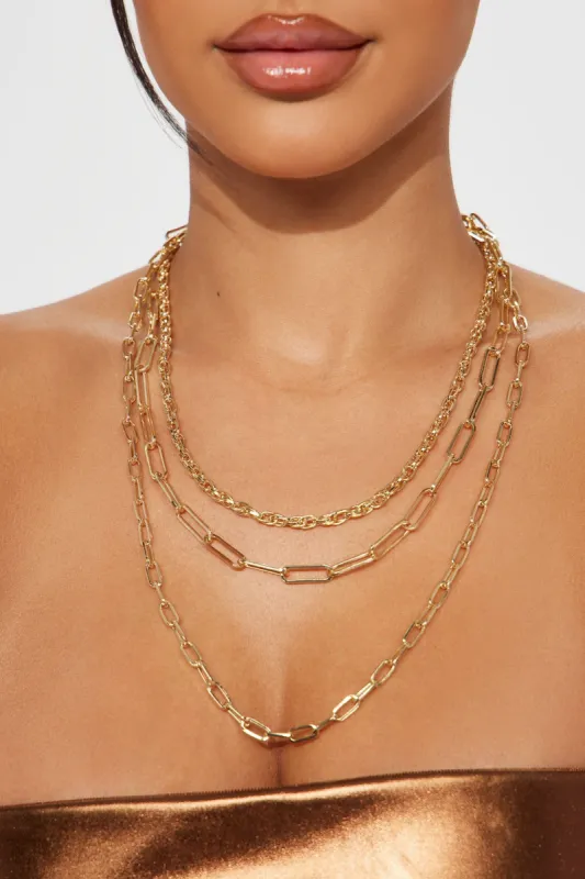 All Mine Necklace And Earring Set - Gold made by Fashion Nova