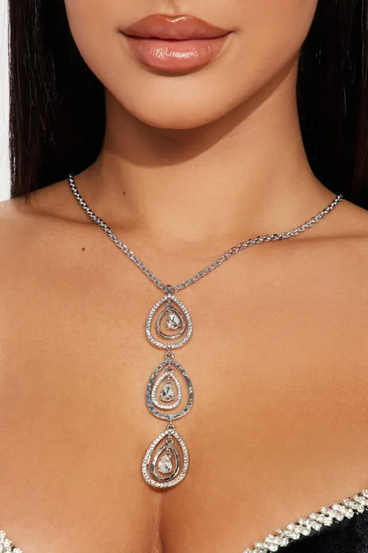 Admiring Gem Necklace - Silver made by Fashion Nova