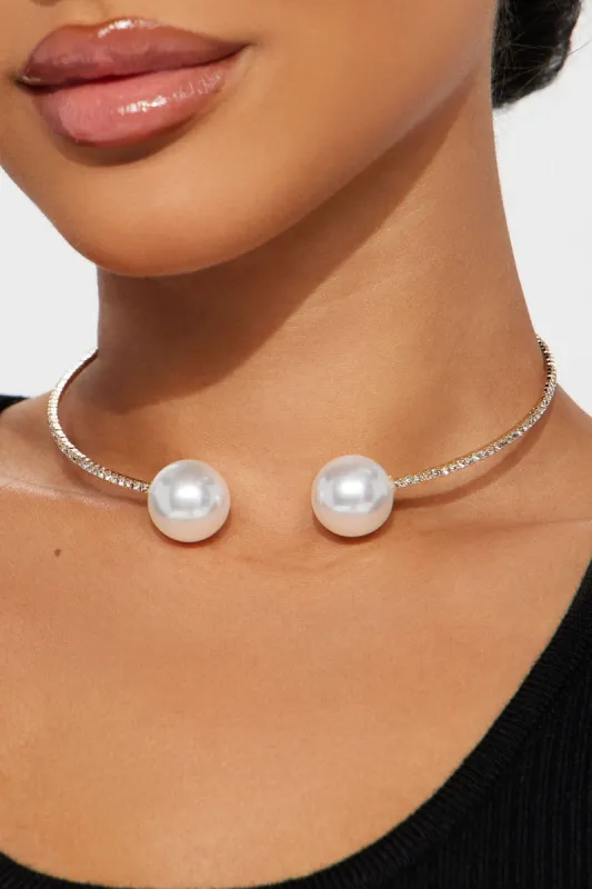 Elegant Muse Choker - Gold/combo made by Fashion Nova