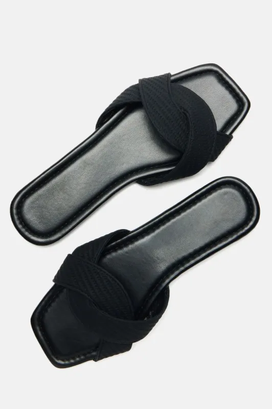 Island Getaway Flat Sandals - Black sold by Fashion Nova